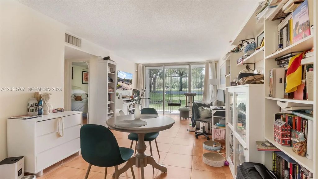 110 Fontainebleau Boulevard #101, Miami