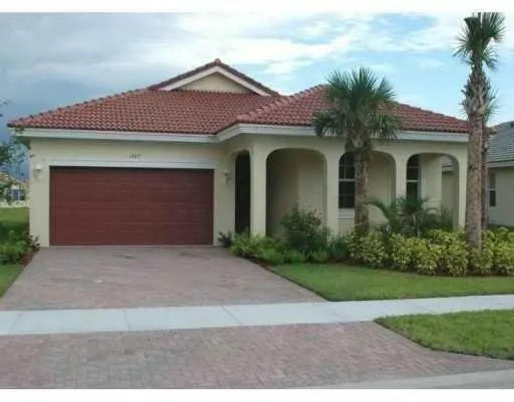 1807 Sw Jamesport Drive, Port St. Lucie