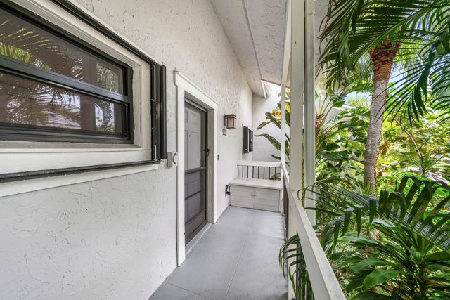 11863 Wimbledon Circle #504, Wellington