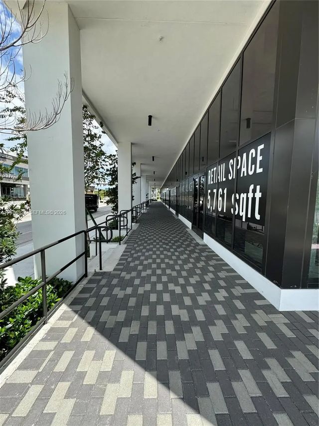 4 of 15 - 800 N Federal Highway #902, Hallandale Beach, FL