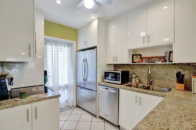 4 of 28 - 1461 S Ocean Boulevard #303, Lauderdale-By-The-Sea, FL