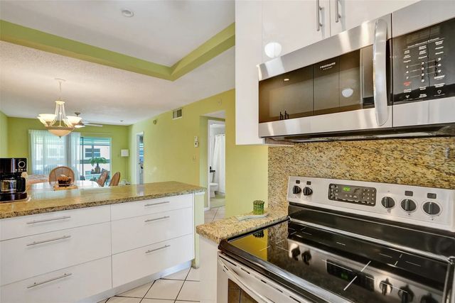 5 of 28 - 1461 S Ocean Boulevard #303, Lauderdale-By-The-Sea, FL