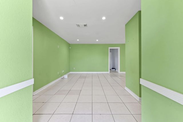 3 of 25 - 350 Sw Homeland Road, Port St. Lucie, FL