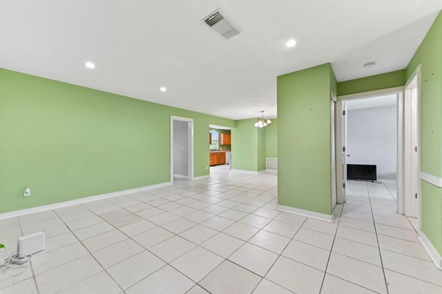 4 of 25 - 350 Sw Homeland Road, Port St. Lucie, FL