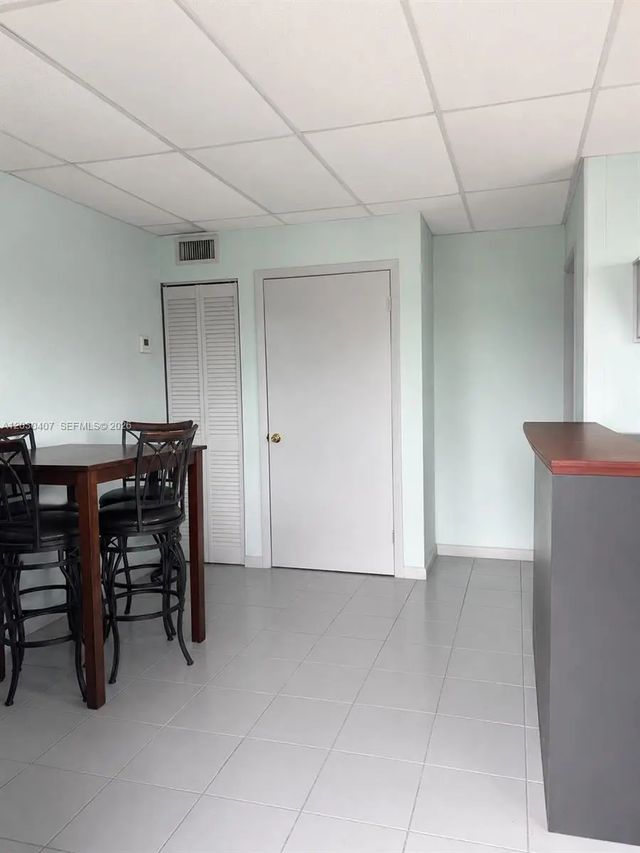 5 of 45 - 2930 Nw 17th Terrace, Oakland Park, FL