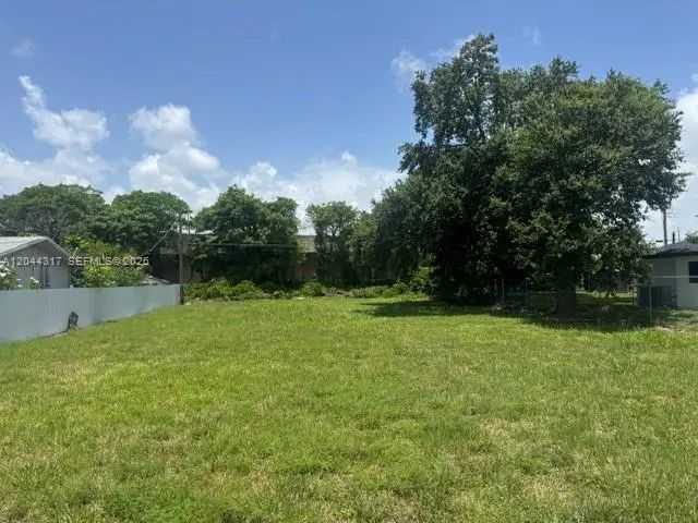 2 of 2 - 10420 Nw 6 Avenue, Miami, FL