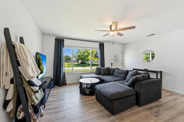 2 of 26 - 745 21st Street Sw, Vero Beach, FL