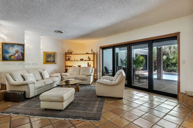 3 of 13 - 11100 Sw 67th Avenue, Pinecrest, FL