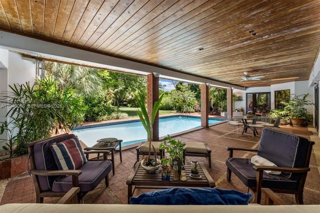 4 of 13 - 11100 Sw 67th Avenue, Pinecrest, FL