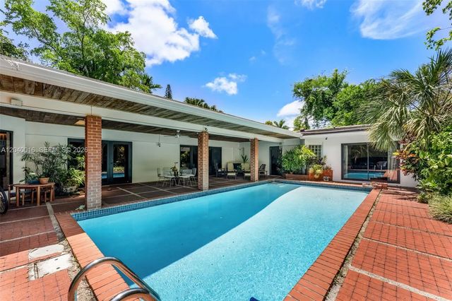 5 of 13 - 11100 Sw 67th Avenue, Pinecrest, FL