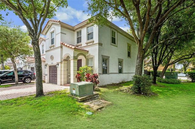 2 of 33 - 10709 Nw 81st Lane, Doral, FL