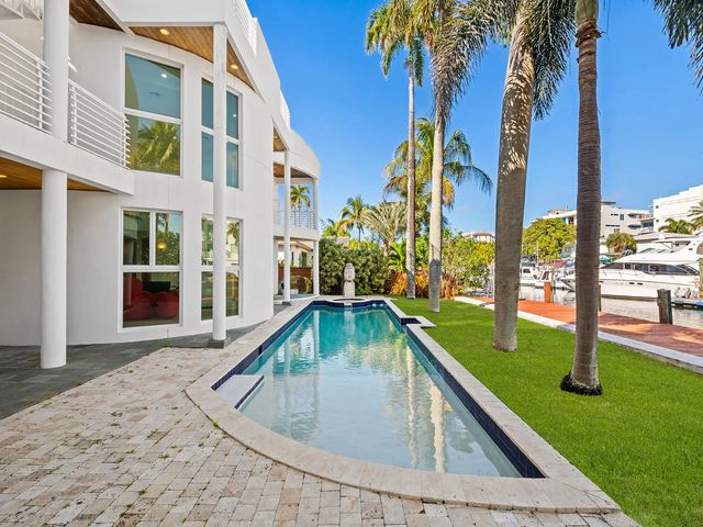 4 of 49 - 450 Victoria Terrace, Fort Lauderdale, FL