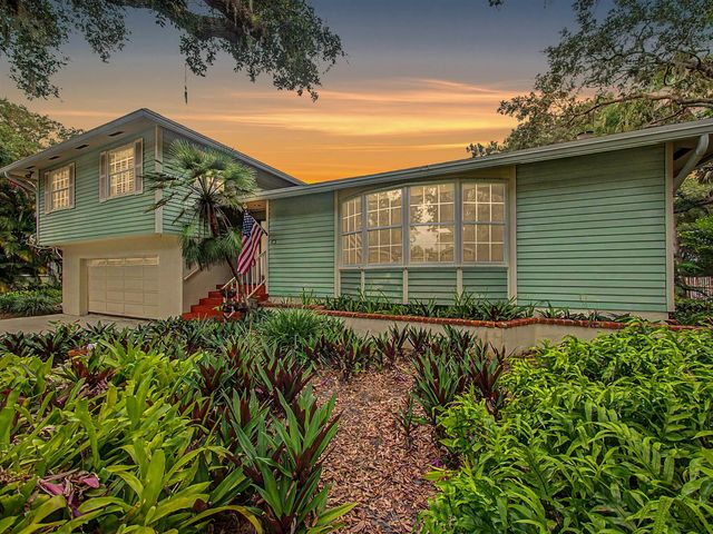 14 Emarita Way, Sewalls Point