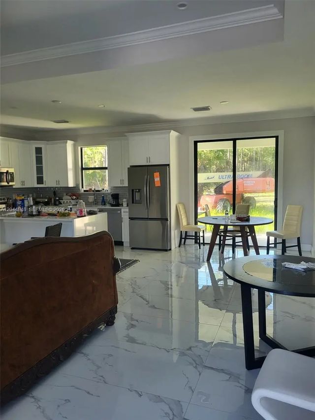 3 of 5 - 4276 12th Avenue, Naples, FL