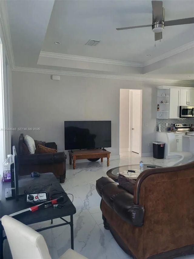4 of 5 - 4276 12th Avenue, Naples, FL