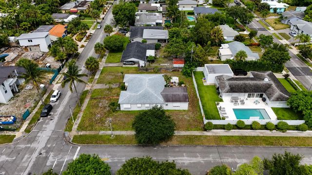 2 of 9 - 325 Franklin Road, West Palm Beach, FL