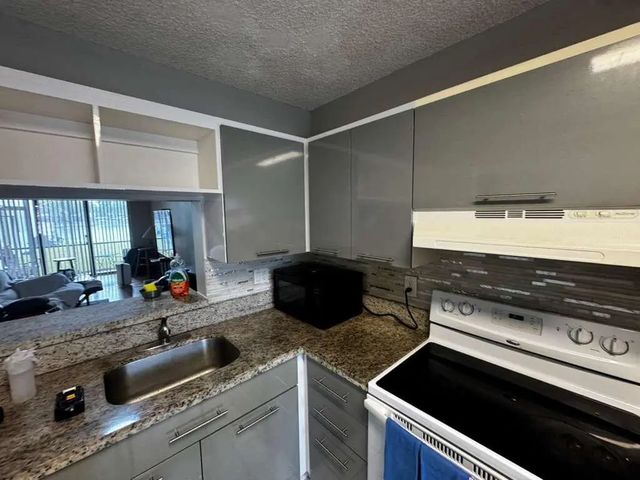 2 of 34 - 11318 Taft Street, Pembroke Pines, FL