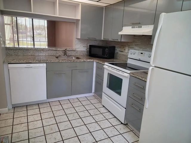 3 of 34 - 11318 Taft Street, Pembroke Pines, FL
