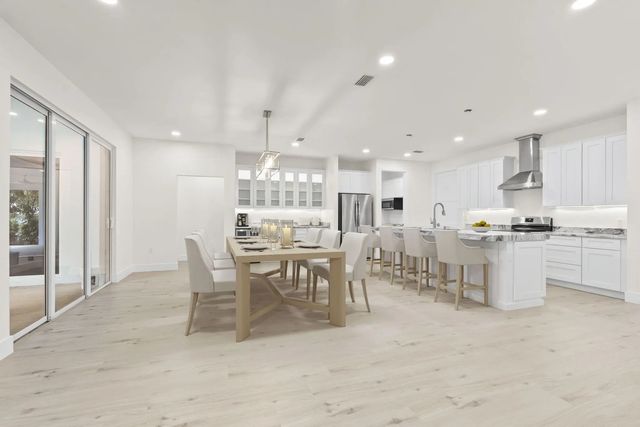 4 of 24 - 516 Se Alamanda Way, Stuart, FL