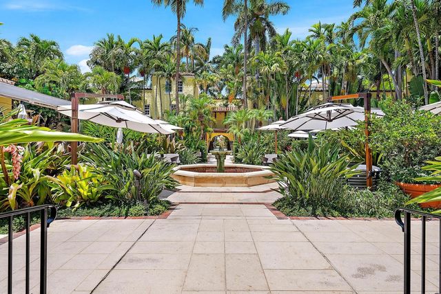 4 of 18 - 301 Australian Avenue #305, Palm Beach, FL
