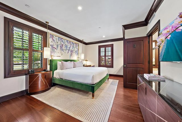5 of 18 - 301 Australian Avenue #305, Palm Beach, FL