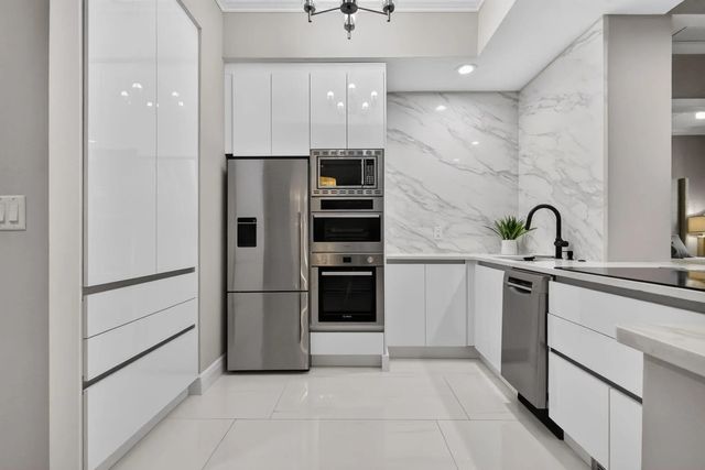 4 of 41 - 701 S Olive Avenue #1205, West Palm Beach, FL