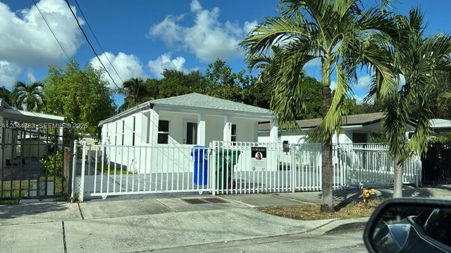81 Nw 44th Street, Miami