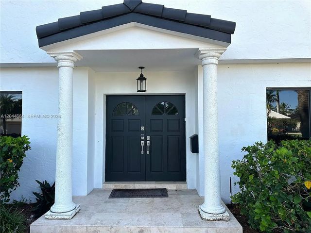 3 of 40 - 2445 Se 8th Street, Pompano Beach, FL