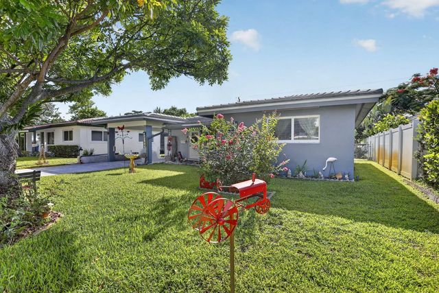 2 of 39 - 4760 Ne 5th Avenue, Oakland Park, FL