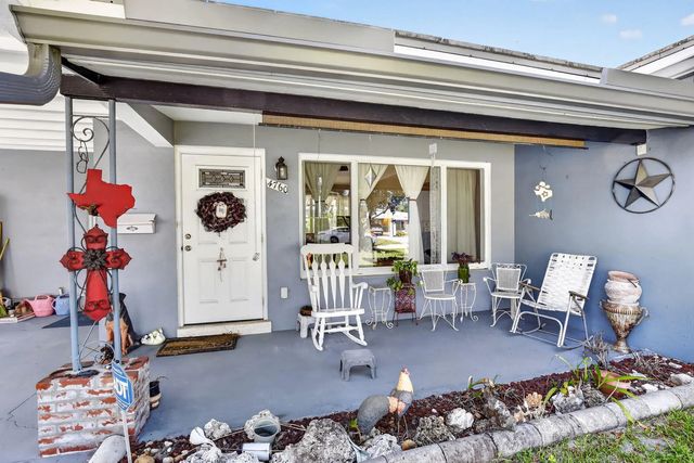 4 of 39 - 4760 Ne 5th Avenue, Oakland Park, FL