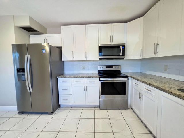 3 of 26 - 6289 Lear Drive #203, Lake Worth, FL