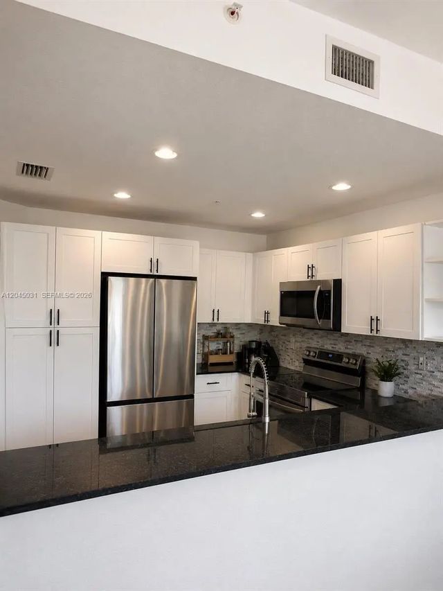 3 of 8 - 10885 Nw 89th Terrace #203, Doral, FL