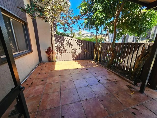 4 of 36 - 2148 Sherwood Forest Boulevard #4, West Palm Beach, FL