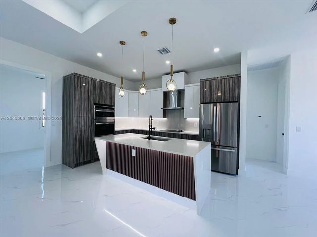 2 of 34 - 2911 27th Street, , FL