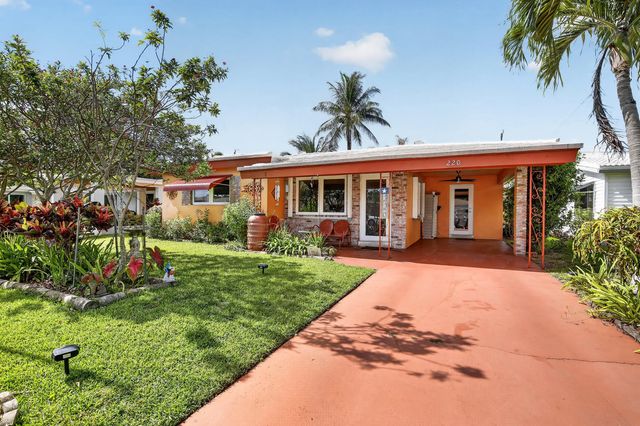 220 Nw 48th Street, Oakland Park