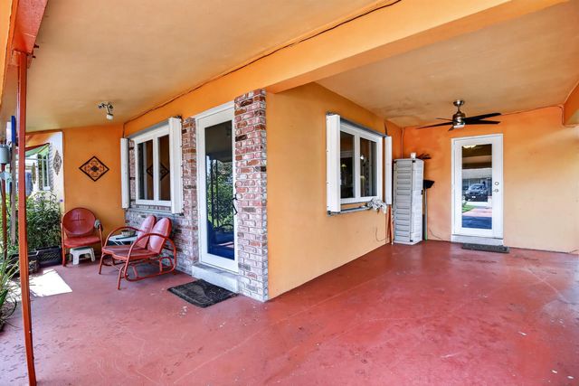3 of 39 - 220 Nw 48th Street, Oakland Park, FL