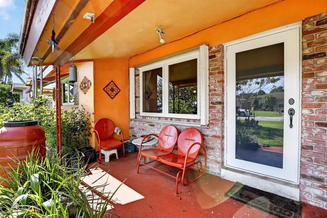 5 of 39 - 220 Nw 48th Street, Oakland Park, FL