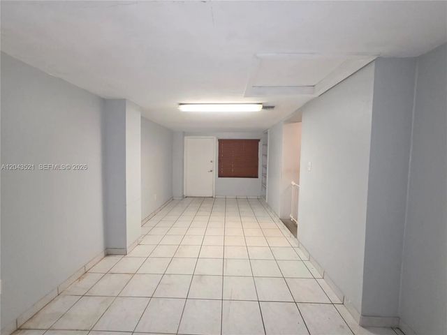 5 of 21 - 1215 Ne 182nd Street, North Miami Beach, FL