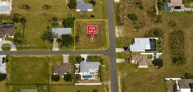 205 Nw 4th Terrace, Cape Coral
