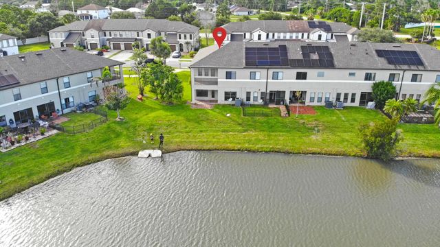 4 of 47 - 5021 Nw Coventry Circle, Port St. Lucie, FL