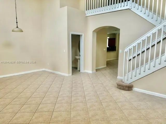4 of 40 - 946 Nw 206th Street, Miami Gardens, FL