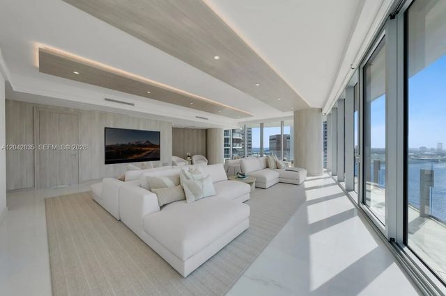 5 of 39 - 300 Biscayne Boulevard Way #2701, Miami, FL