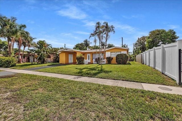 3 of 35 - 3560 Nw 34th Way, Lauderdale Lakes, FL