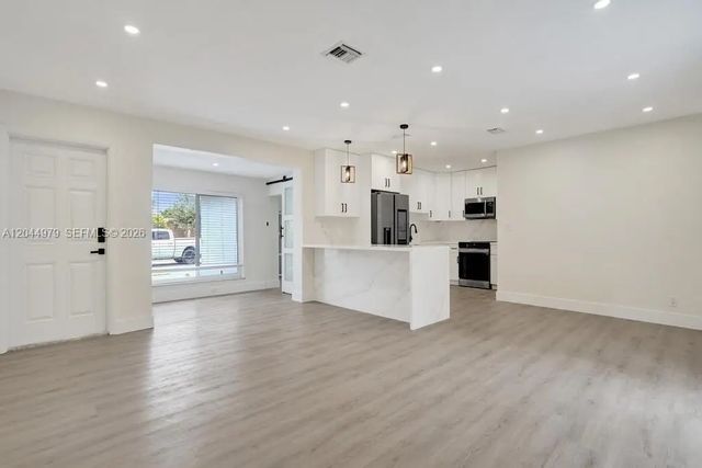 5 of 35 - 211 Sw 64th Avenue, Pembroke Pines, FL
