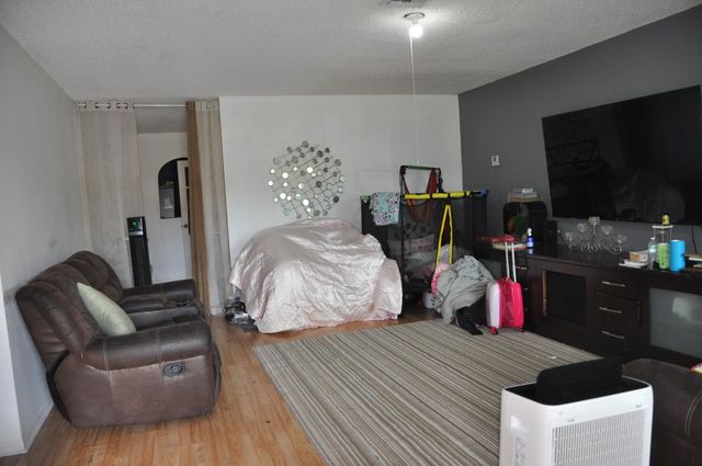 4 of 28 - 1906 Sw 87th Avenue, North Lauderdale, FL