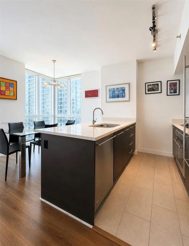 3 of 14 - 55 Se 6th Street #2802, Miami, FL