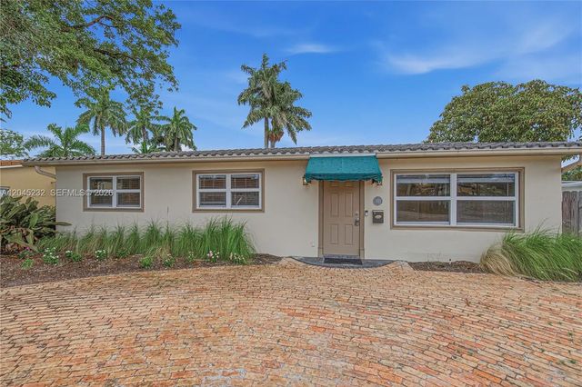 2 of 29 - 830 N 10th Avenue, Hollywood, FL