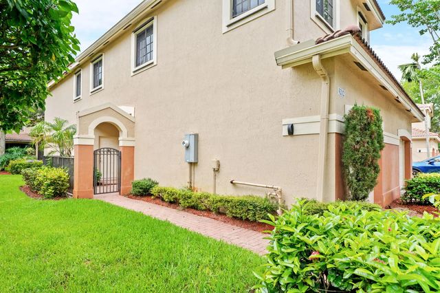 3 of 23 - 4212 Vineyard Circle, Weston, FL