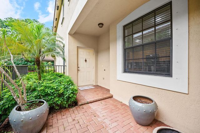 4 of 23 - 4212 Vineyard Circle, Weston, FL