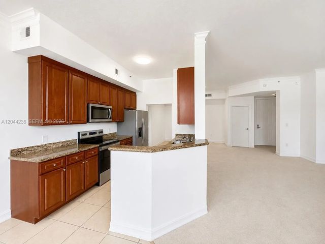 4 of 26 - 3001 Ne 185th Street #515, Aventura, FL